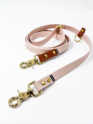 🐾 Obojek bez vodítka je jako pán bez psa! Vylaďte svůj psí outfit s naším Biothane® vodítkem – pevné, voděodolné a snadno...